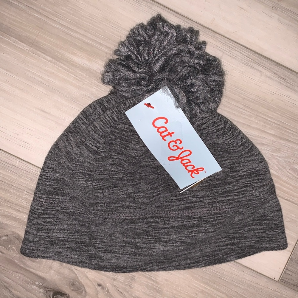 1️⃣ Toddler Winter Hat gray NWT
